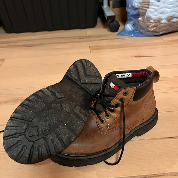 Tommy Hilfiger Boots. Size 9. - Picture 3 of 5